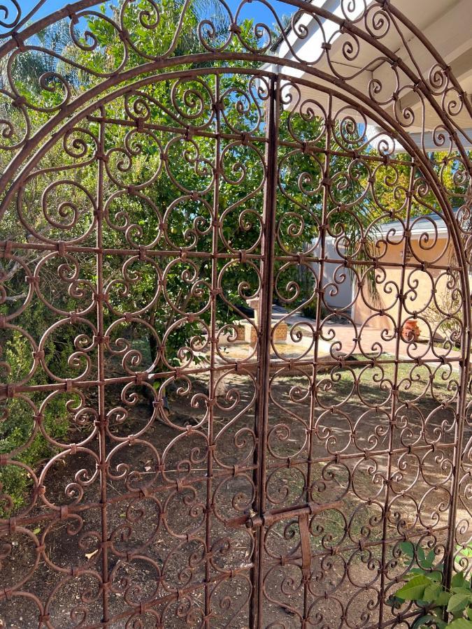 Moroccan Style Home With Swimming Pool Лос-Анджелес Экстерьер фото